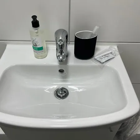 Gasthuis Ullis Fuer Monteure & Handwerker